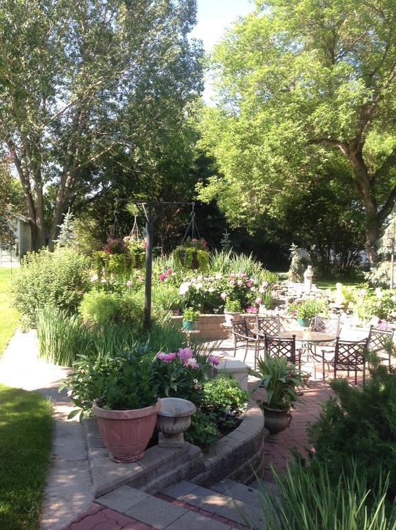 Mcdougall Lane Bed & Breakfast Drumheller Ngoại thất bức ảnh