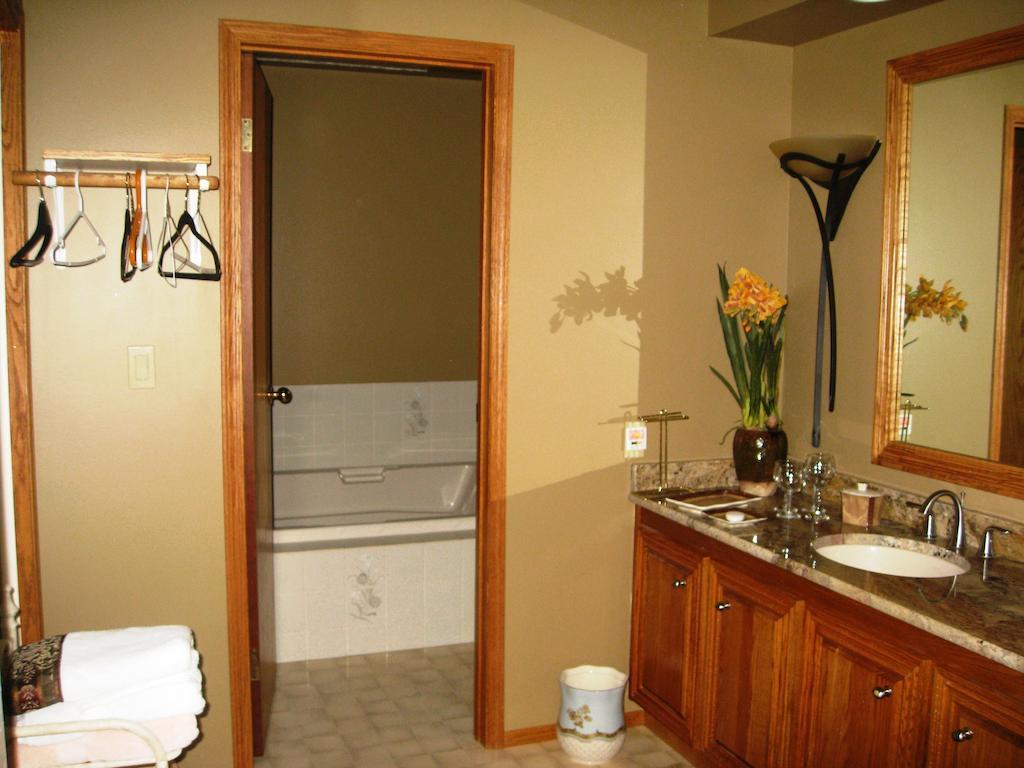 Mcdougall Lane Bed & Breakfast Drumheller Phòng bức ảnh