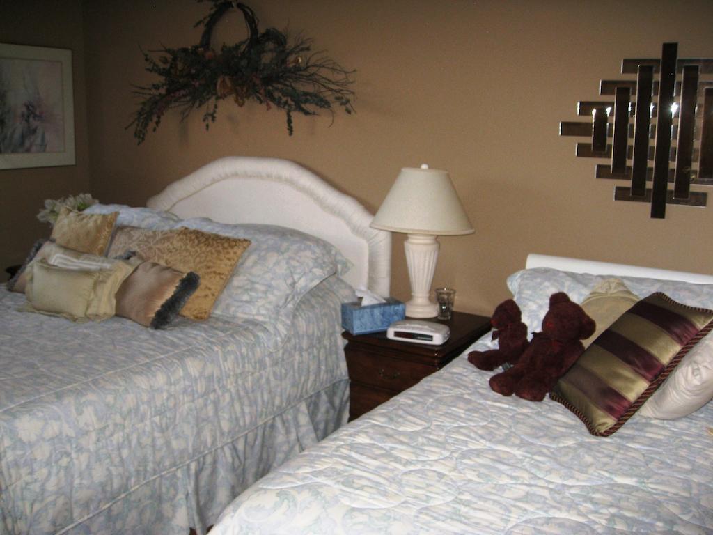 Mcdougall Lane Bed & Breakfast Drumheller Phòng bức ảnh
