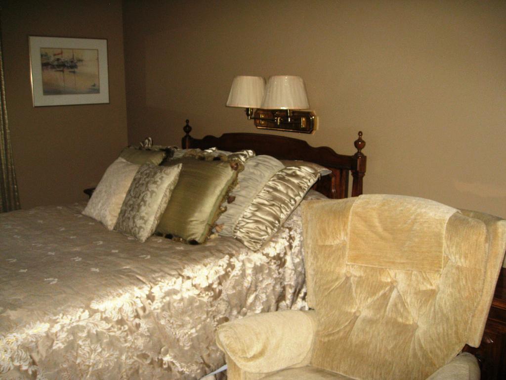 Mcdougall Lane Bed & Breakfast Drumheller Phòng bức ảnh