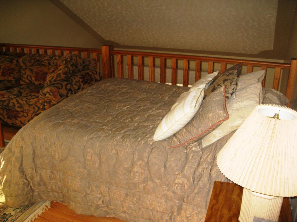 Mcdougall Lane Bed & Breakfast Drumheller Ngoại thất bức ảnh
