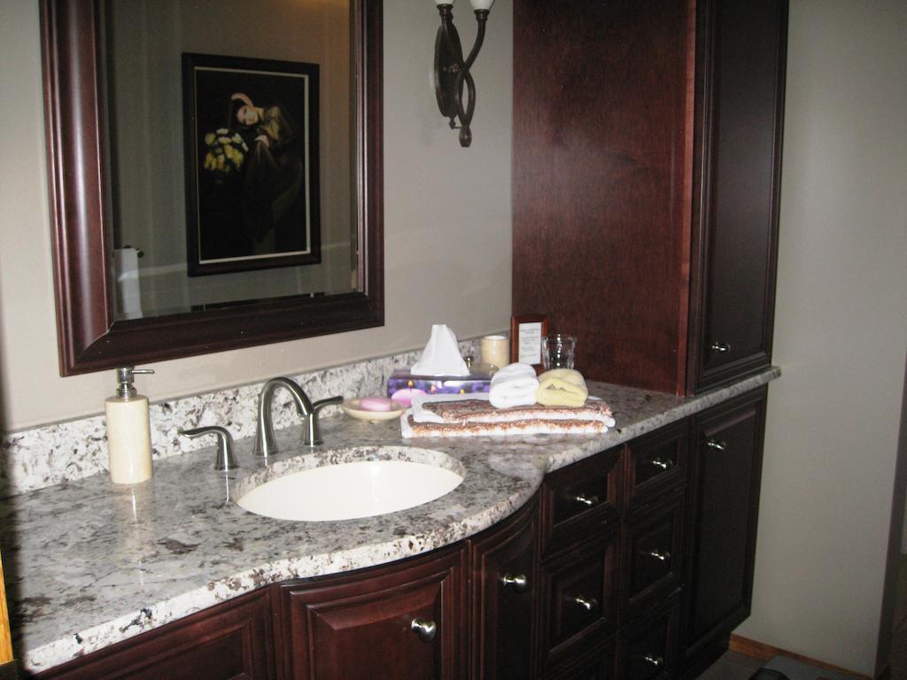 Mcdougall Lane Bed & Breakfast Drumheller Ngoại thất bức ảnh
